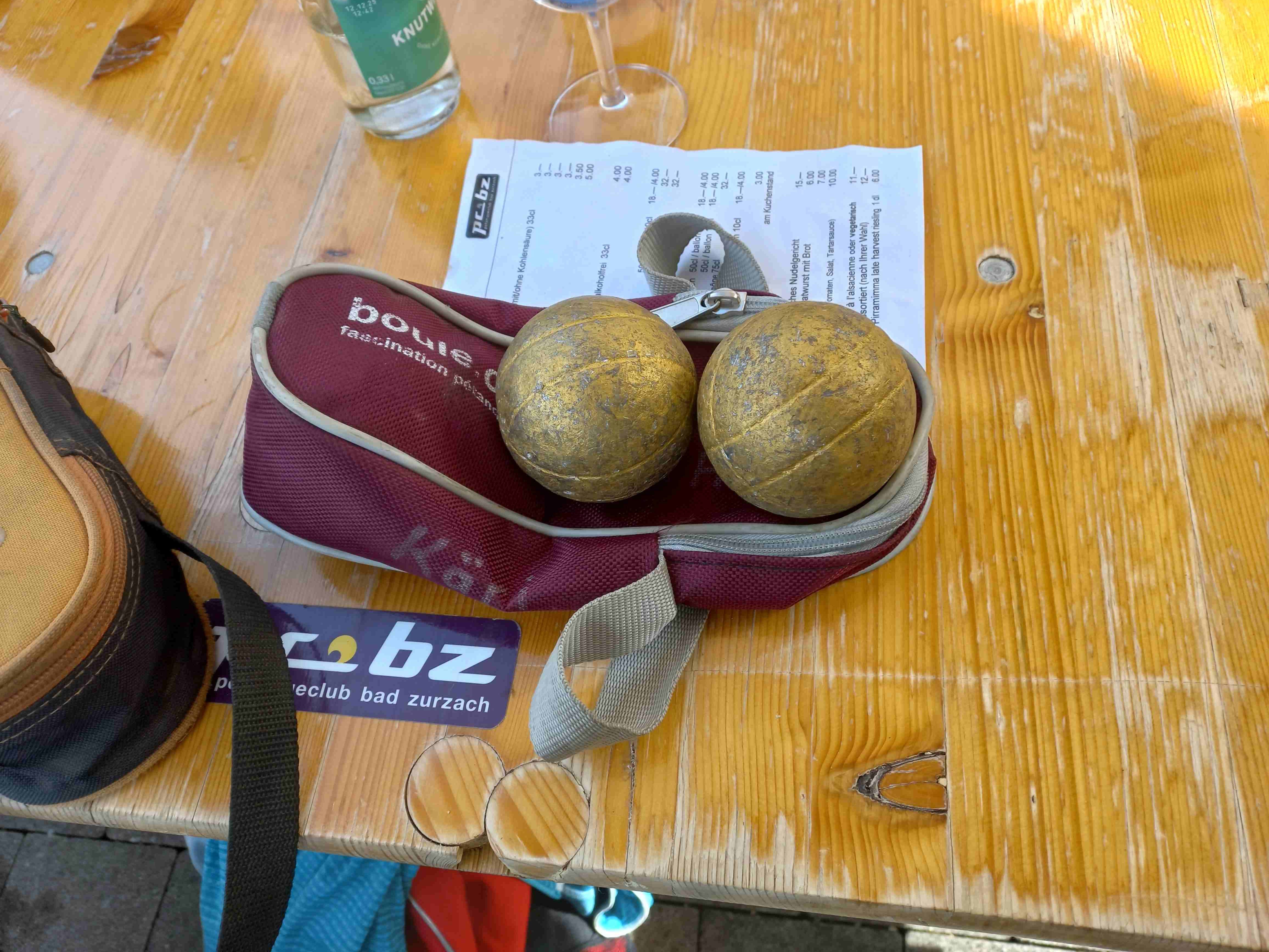 Wer hat sich die Trophäe gekrallt?